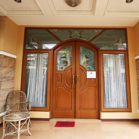 Maharani Guesthouse Tebet Syariah Yakarta Exterior foto