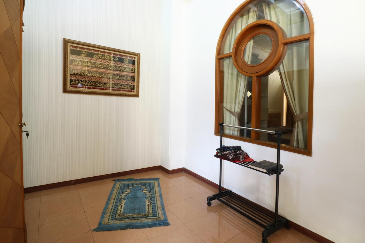 Maharani Guesthouse Tebet Syariah Yakarta Exterior foto